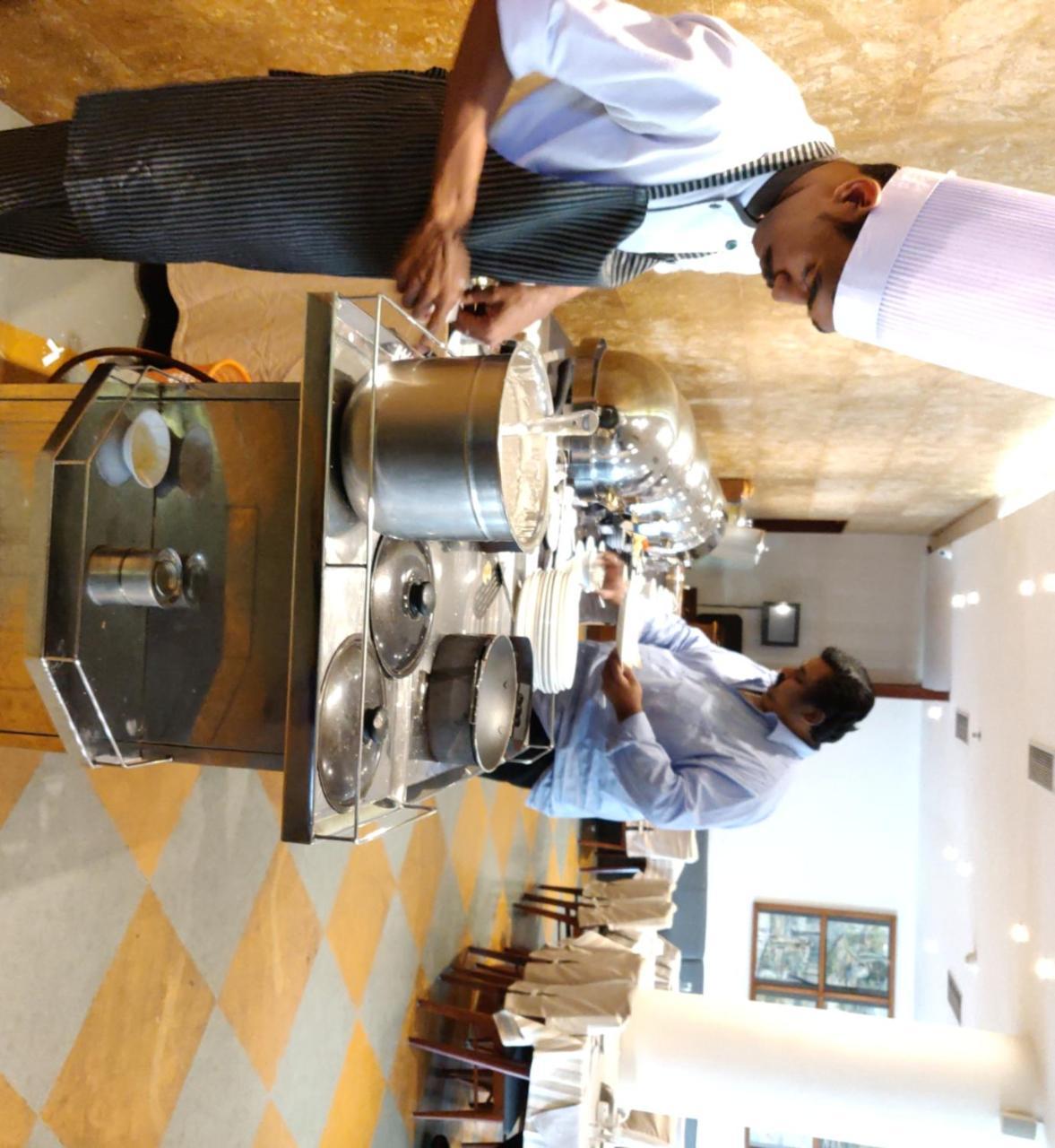 Grand Hotel Kochi Eksteriør bilde