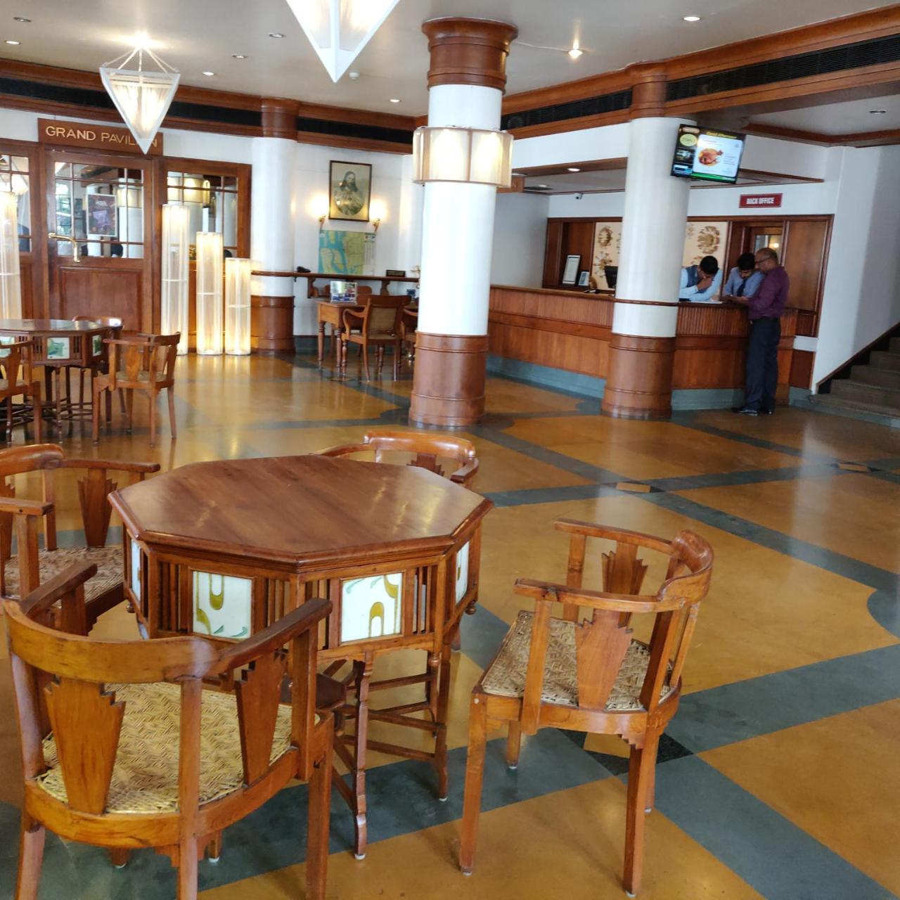 Grand Hotel Kochi Eksteriør bilde